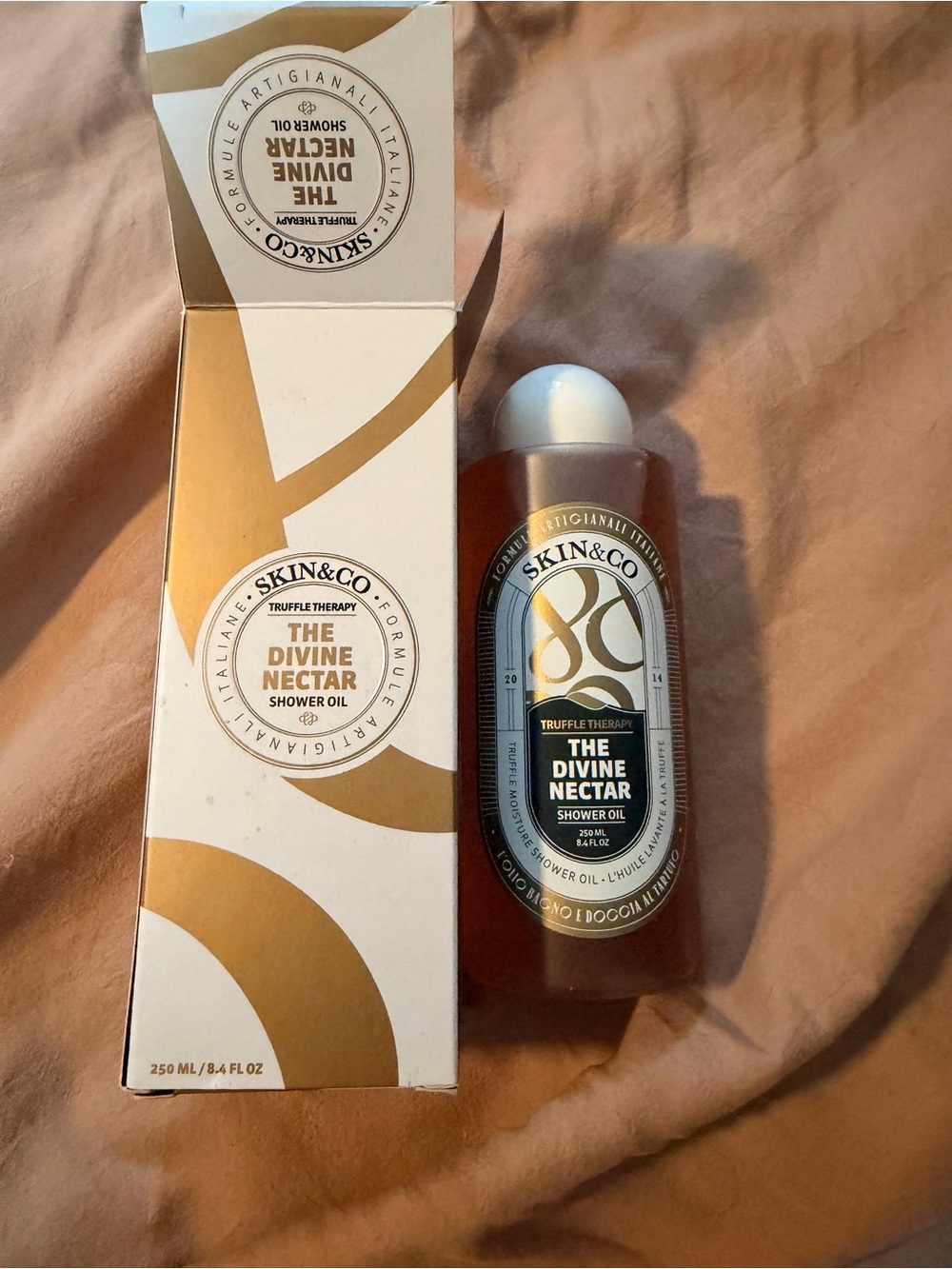 Skin&Co The Divine Nectar Truffle Therapy Shower Oil — Gold & Cream